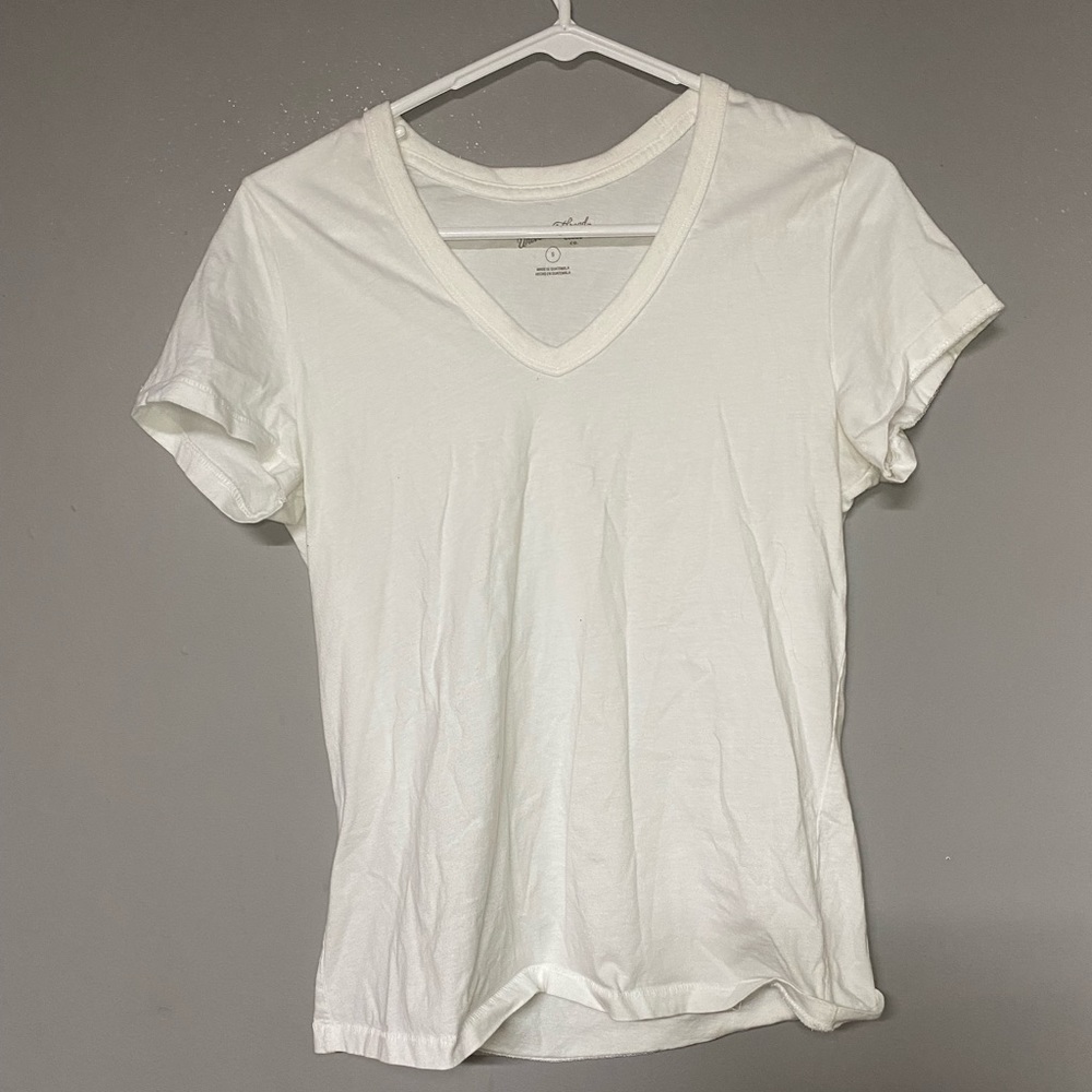 White tee